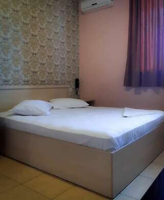 Отель Green Garden Hotel Ереван Двухместный номер с 1 кроватью и гидромассажной ванной-2
